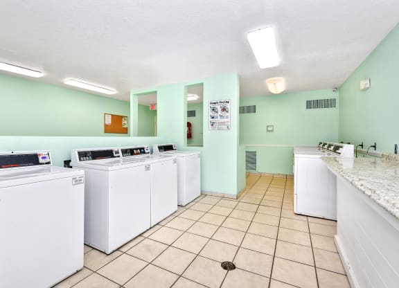 laundry at Village Lakes, Orlando, FL